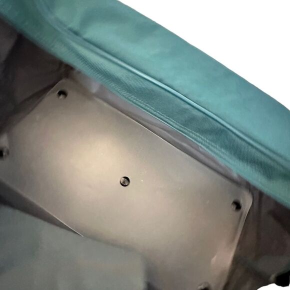 Delsey ~ Green Overnight/Duffle Bag ~ Gently used ~ shoulder strap included - Picture 11 of 12